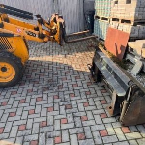 foto JCB 1CX doky 4lyzki widly 3t mini koparko-ladowarka